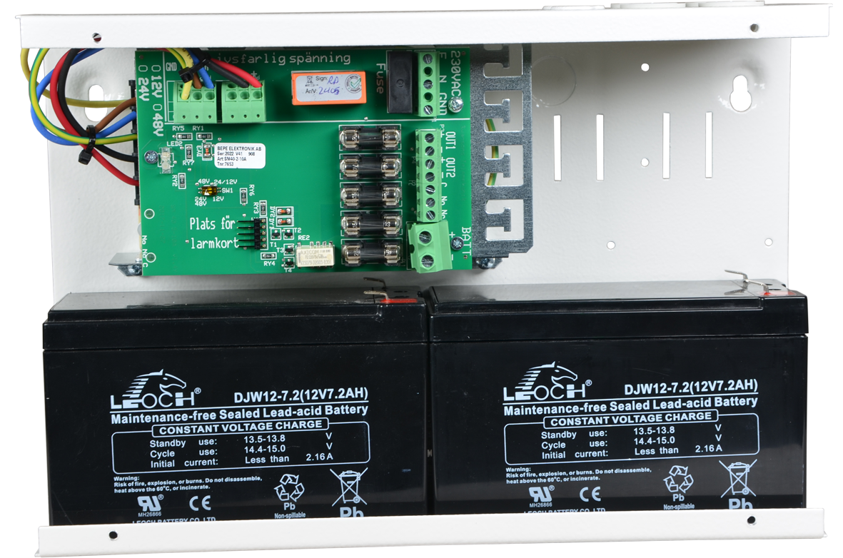 SM40 medium 1A och 3A insida med 7,2Ah batterier